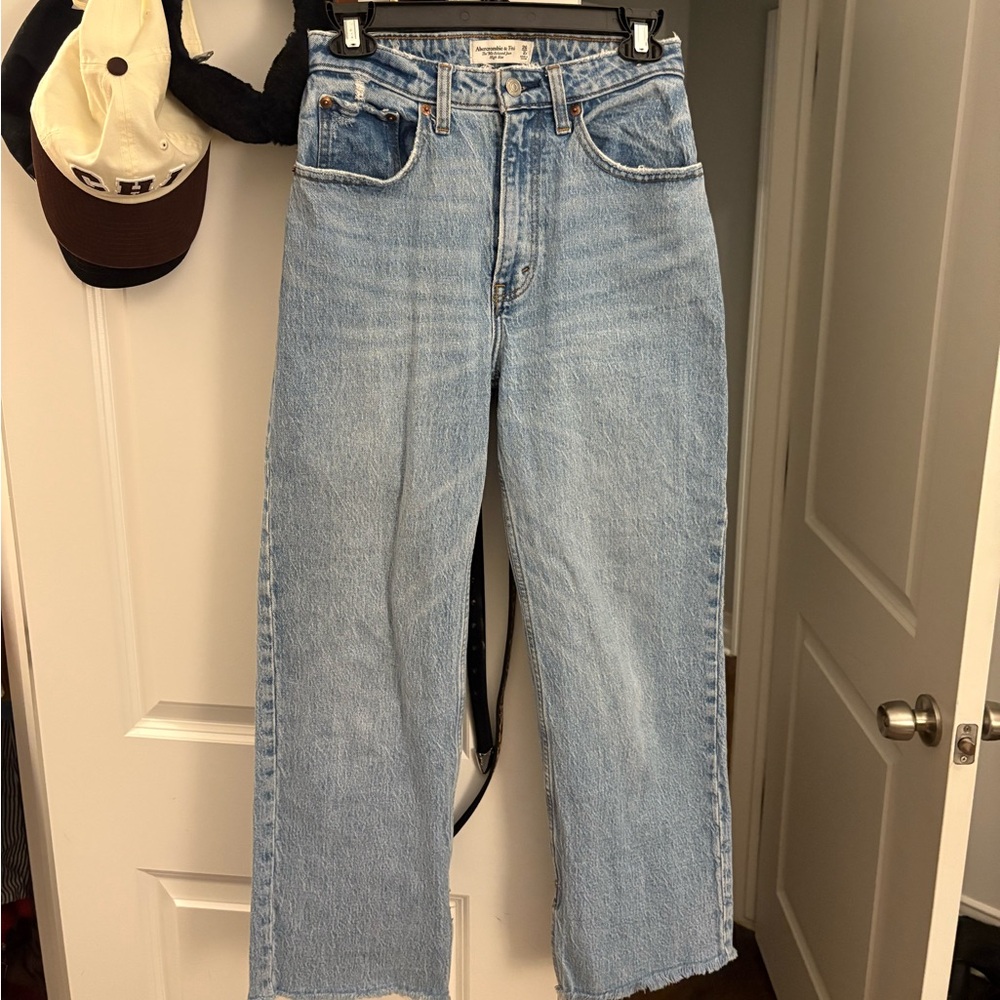 Abercrombie the 90s relaxed high rise jeans